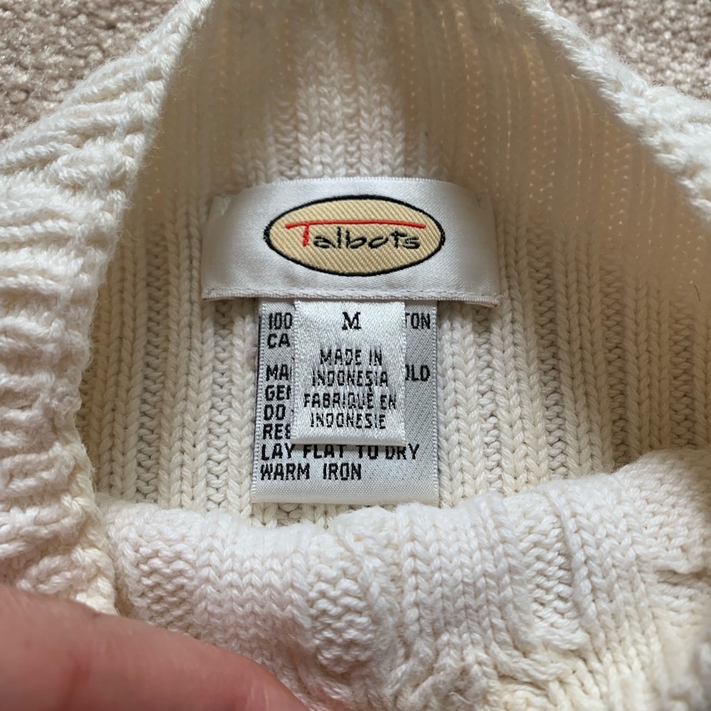 Ivory mock-neck cable knit sweater - Picture 5 of 7
